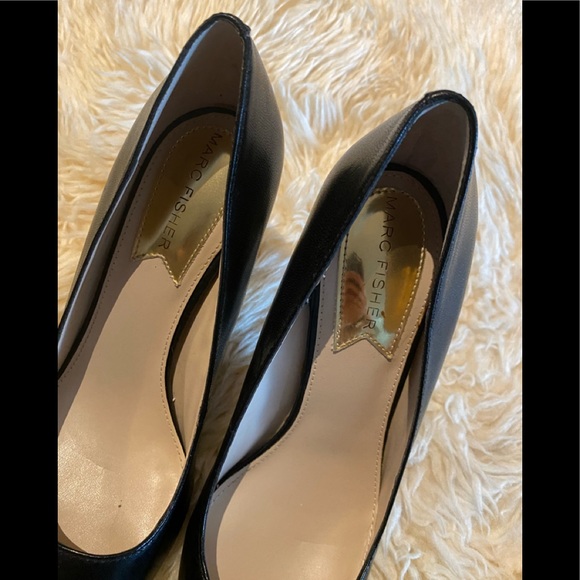 Marc Fisher Pointed Toe Pump - Picture 4 of 7